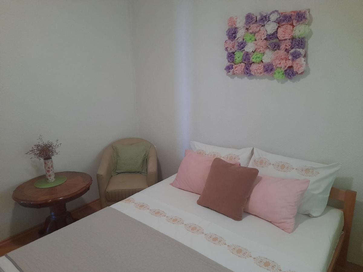 Apartmani "Rebecca" Neum Exteriör bild